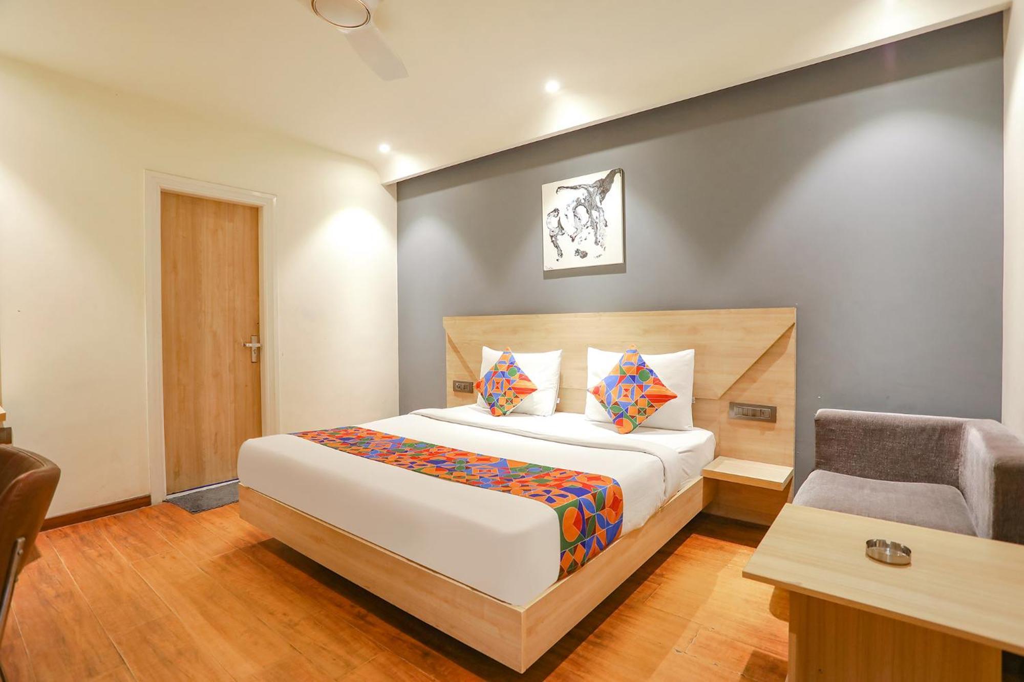 Fabhotel Jhs Studio غورغاون المظهر الخارجي الصورة