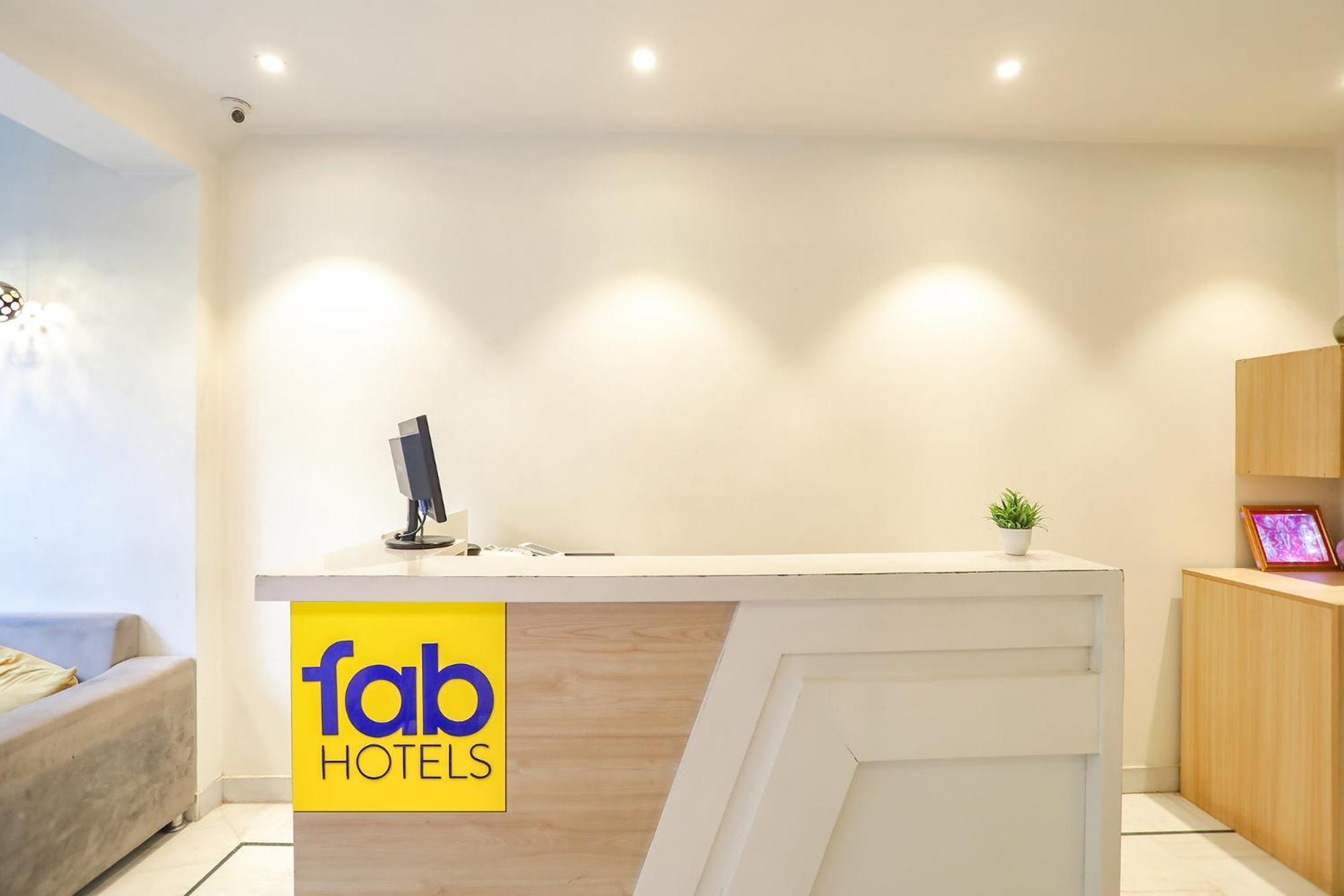 Fabhotel Jhs Studio غورغاون المظهر الخارجي الصورة